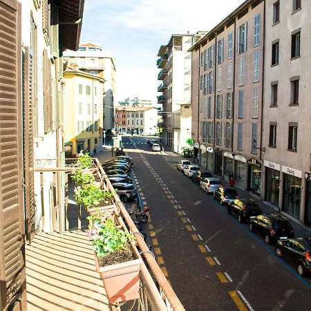 Betty's Hideaway Apartamento *