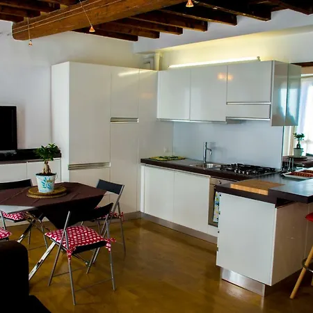 Betty's Hideaway Apartamento